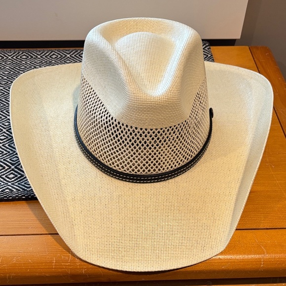 Stylish Cream Cowboy Hat with Black Trim - Picture 1 of 10
